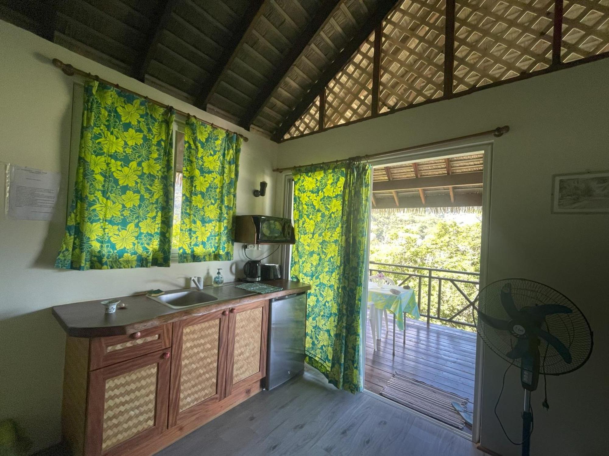 Fare Manutea Hotell Nuku Hiva Exteriör bild